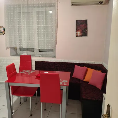 Nikol & Stella's House * Cavala