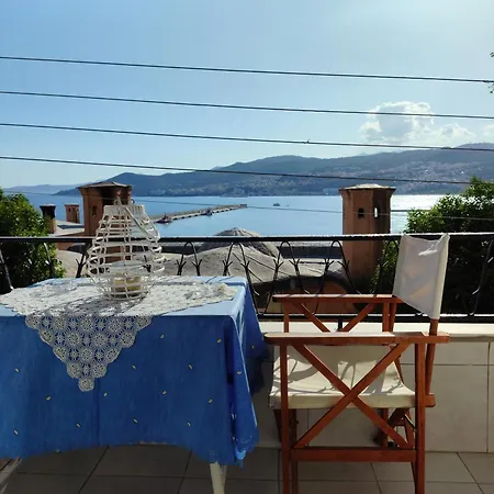 Nikol & Stella's House شقة