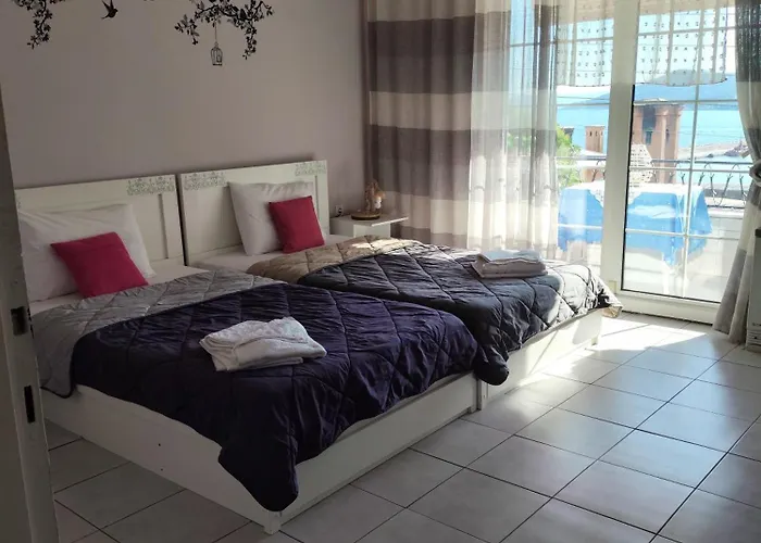 Nikol & Stella's House Apartment *